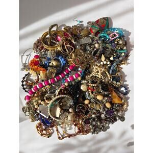 Jewelry 4lb Lot.  Costume, wearable & junk craft lot